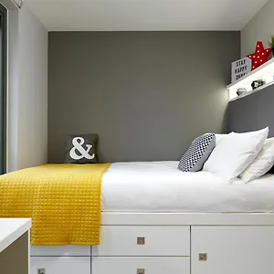  Apartment Joivy Comfy Closeby Fringe Venues - Adults Only